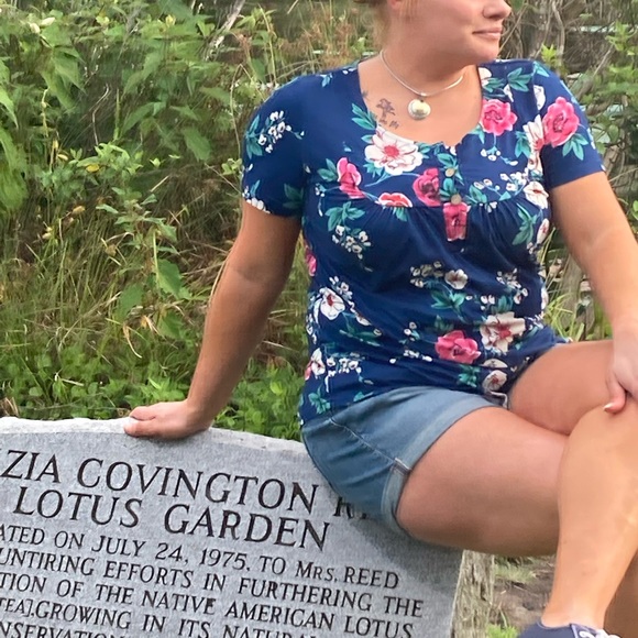 Meet your Posher, Leslie - Picture 2 of 16